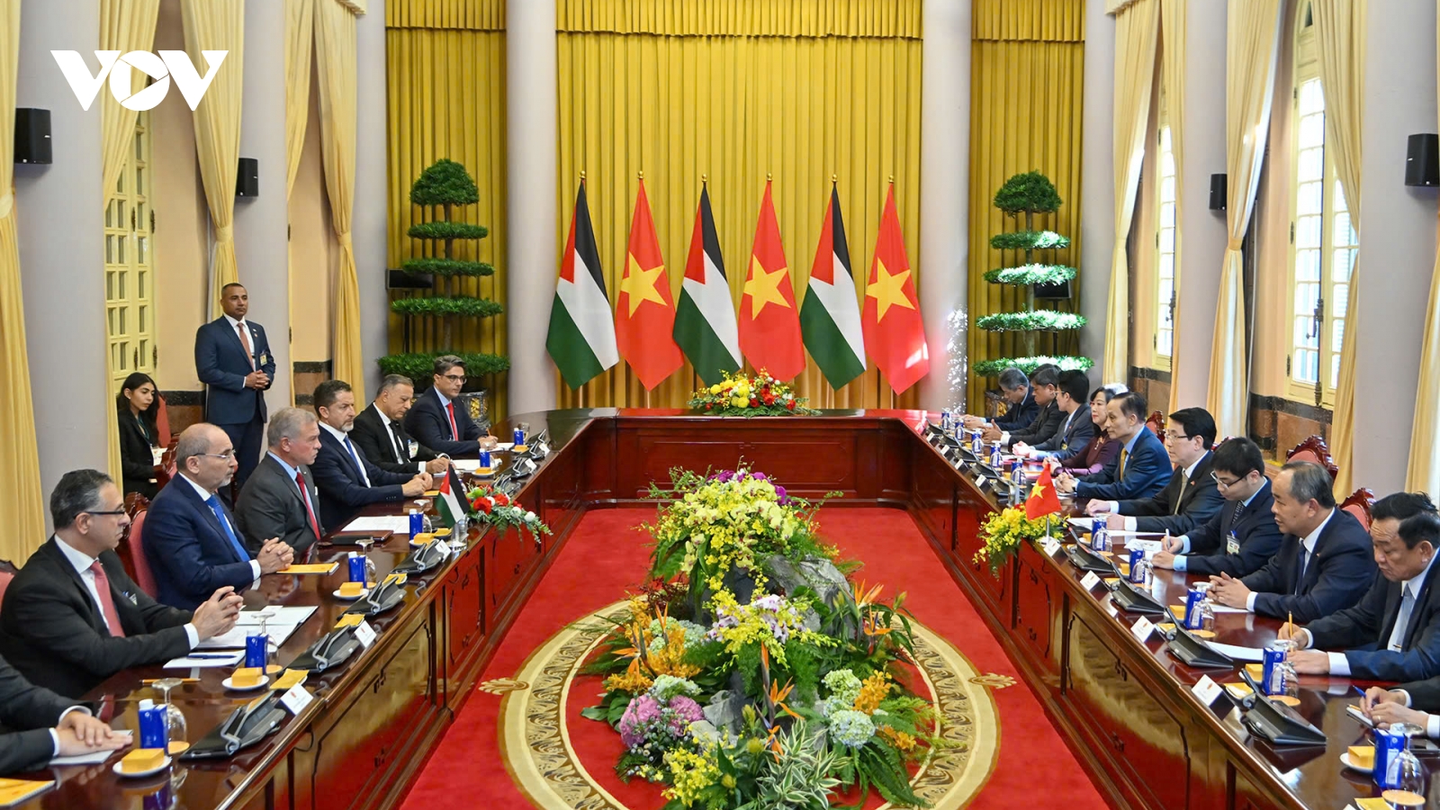 Chủ tịch nước Lương Cường hội đàm với Quốc vương Jordan