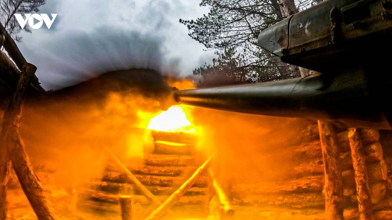 Nga "bẻ lái" chóng mặt tại Pokrovsk, Ukraine sắp buông tay?