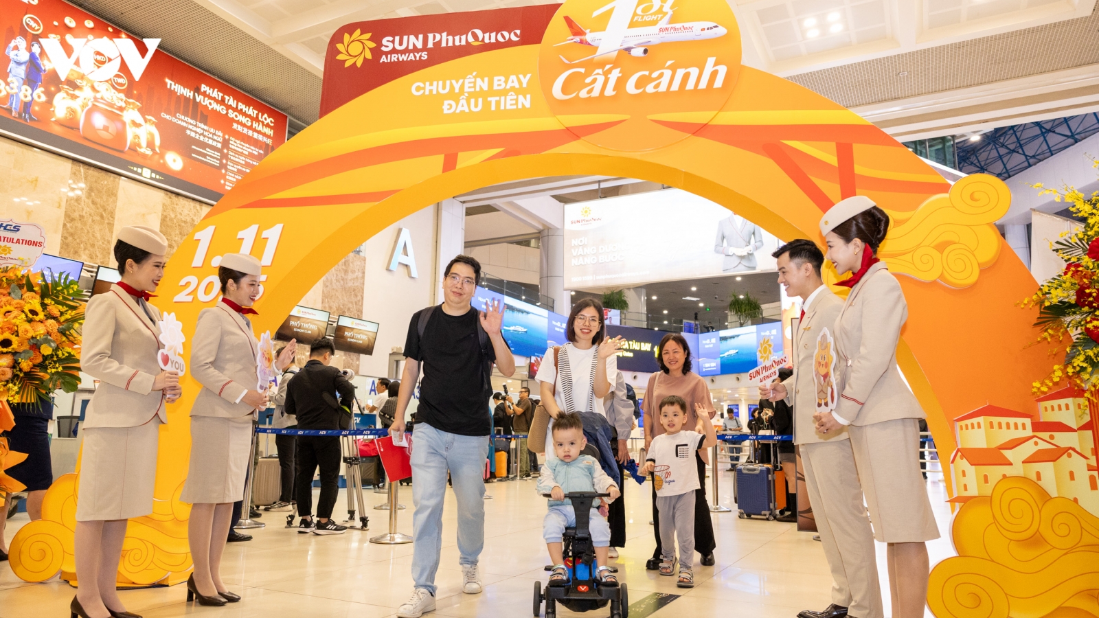 Những hình ảnh chuyến bay đầu tiên của hãng hàng không Sun PhuQuoc Airways