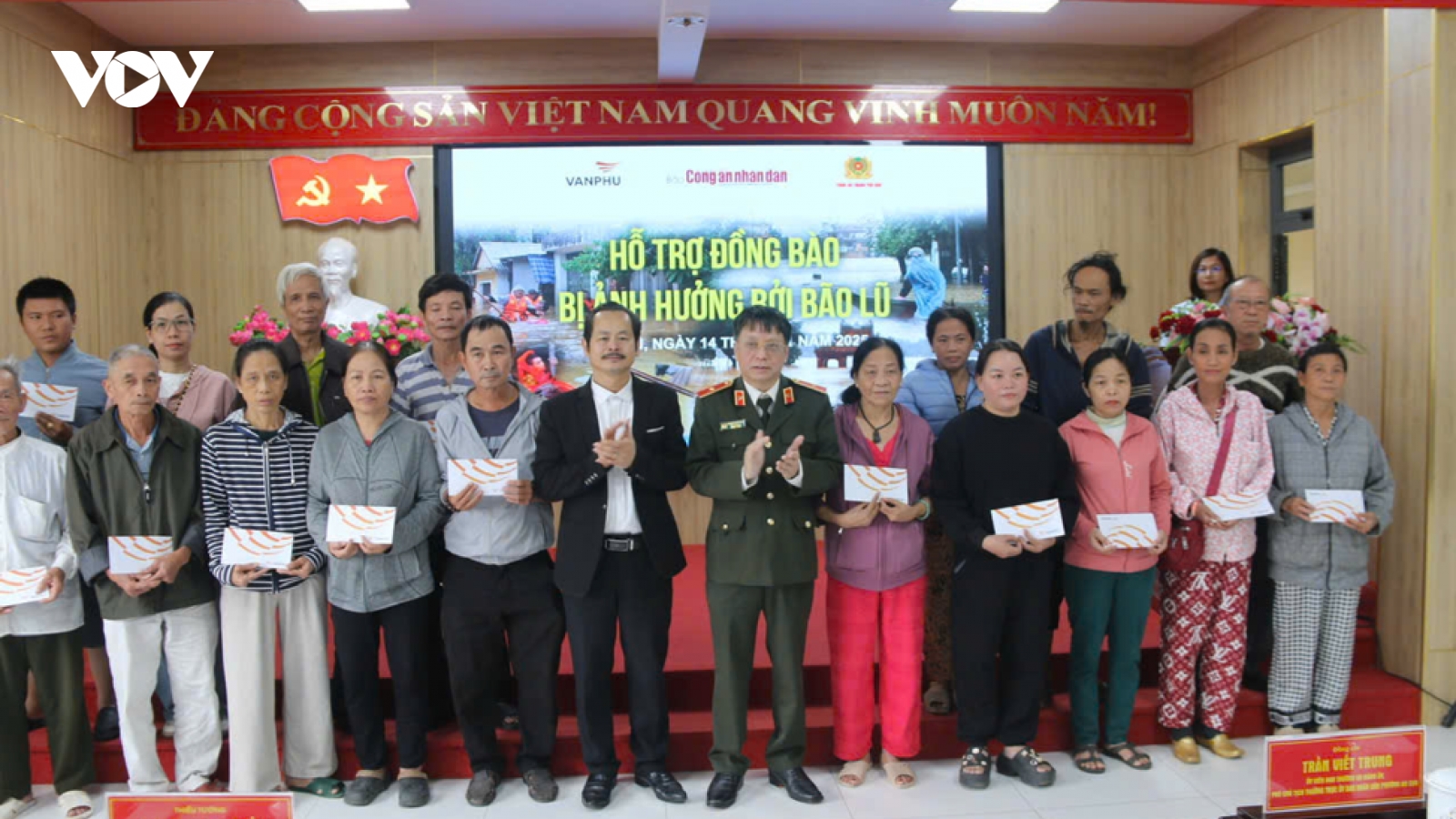 Văn Phú hỗ trợ người dân Huế: Lan tỏa tinh thần “vị nhân sinh” giữa mùa mưa lũ
