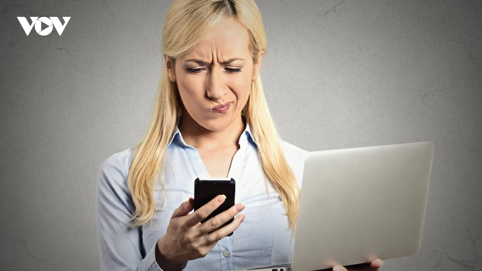 Sự thật về smartphone miễn phí khiến hàng triệu người Mỹ “ngã ngửa”