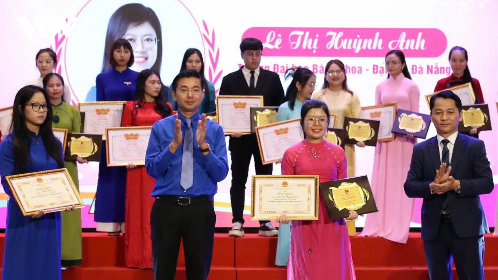 Đà Nẵng tuyên dương 51 nhà giáo trẻ tiêu biểu