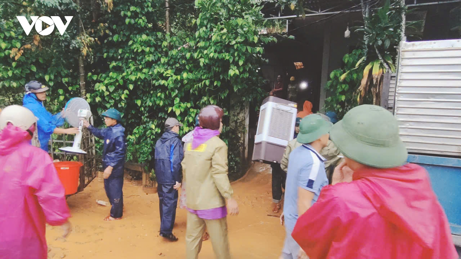 Đà Nẵng hỗ trợ khẩn cấp 210 tỷ đồng cho 72 xã, phường bị thiệt hại do mưa lũ