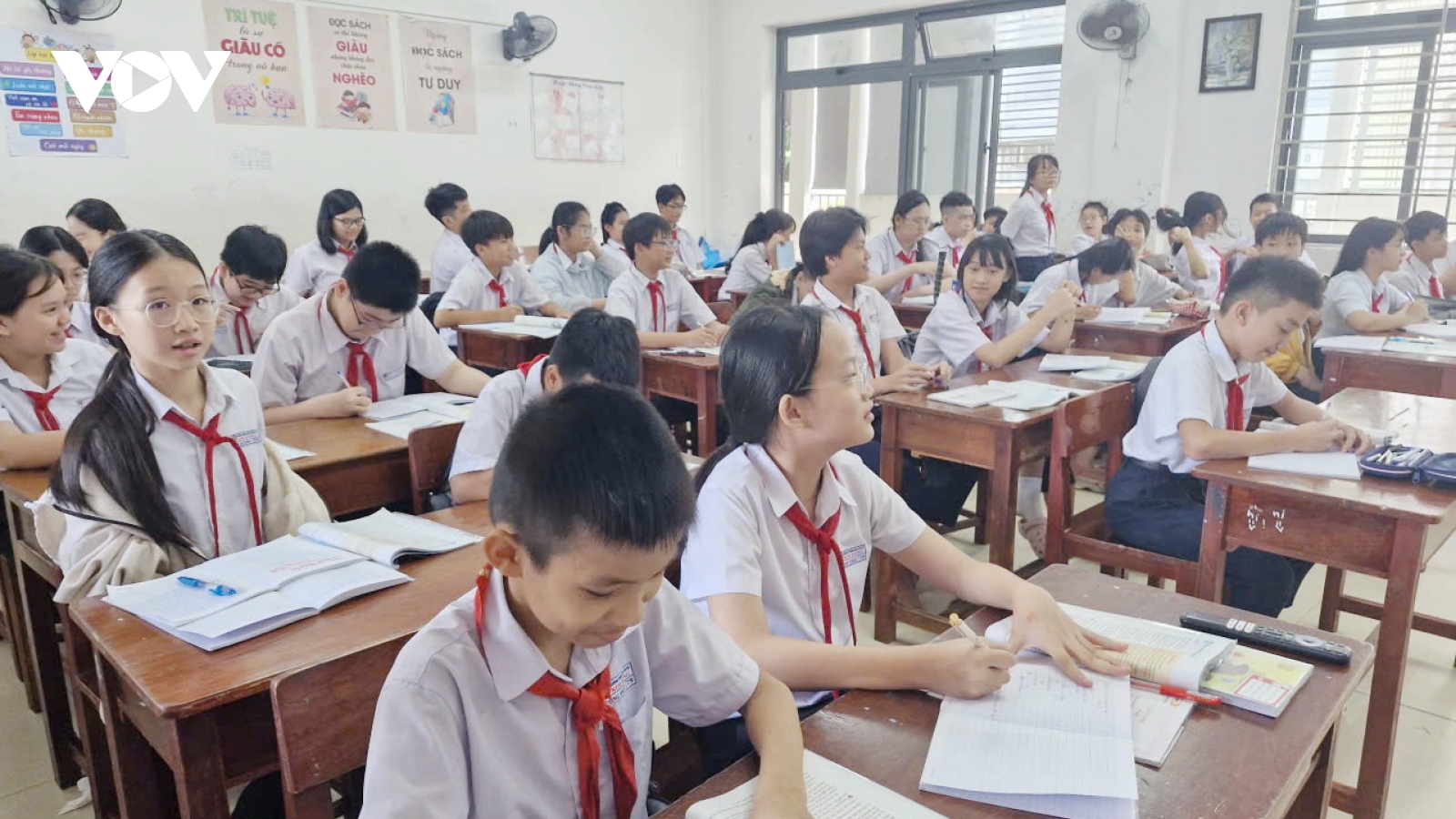 Bảo hiểm y tế học sinh, sinh viên - sẻ chia rủi ro, cộng đồng trách nhiệm