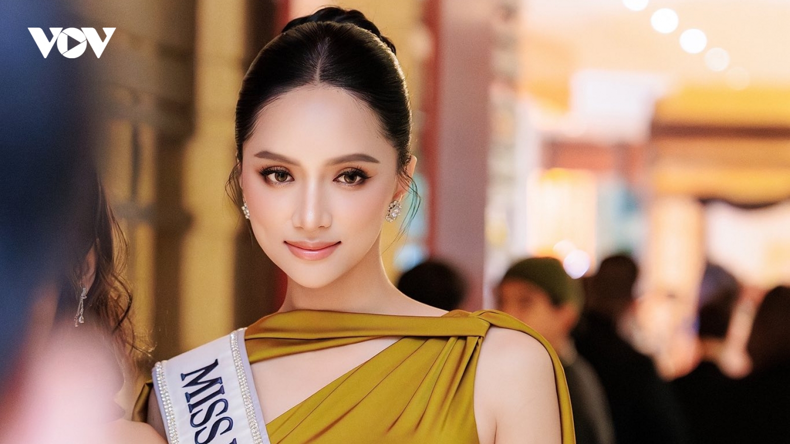 Thời trang của Hương Giang tại Miss Universe 2025