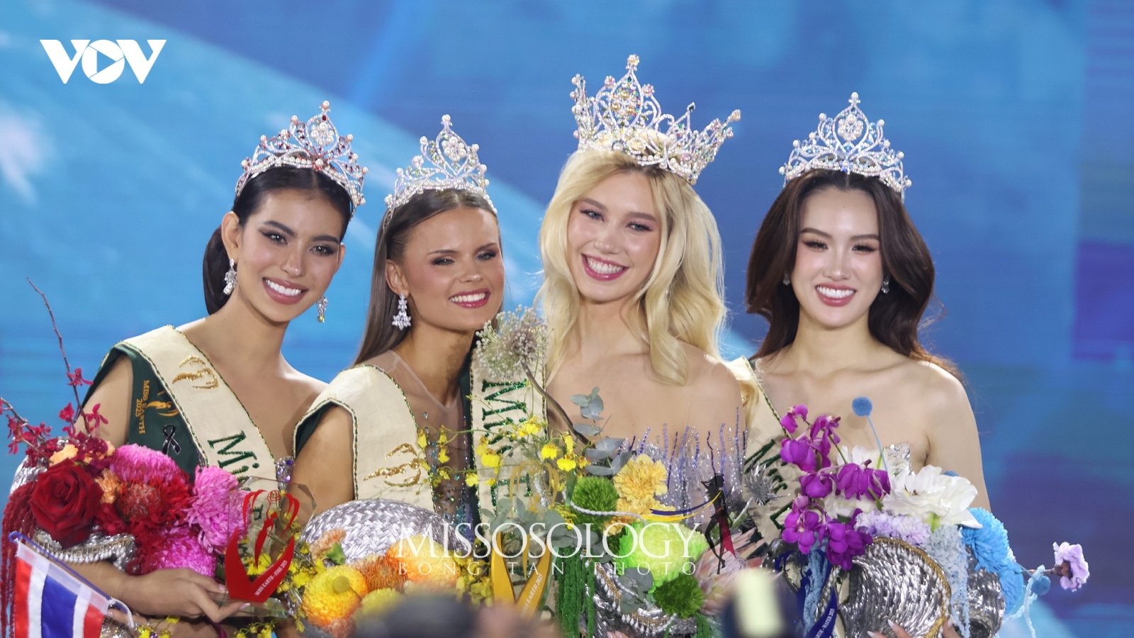 Người đẹp Cộng hòa Séc đăng quang Miss Earth 2025, Trịnh Mỹ Anh lọt Top 4