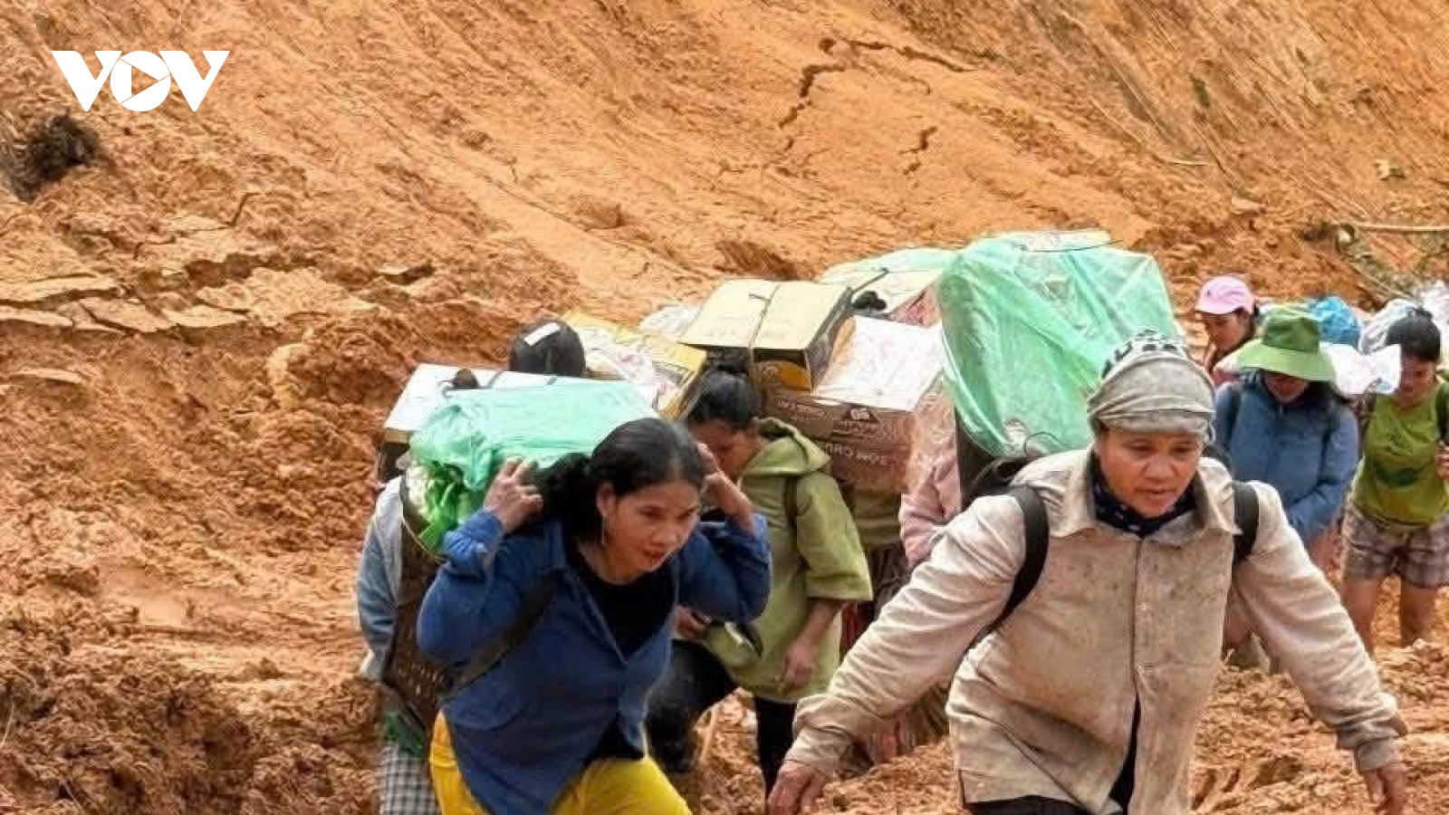 Di dời khẩn cấp 19 hộ dân ở Đà Nẵng khỏi vùng sạt lở nguy hiểm