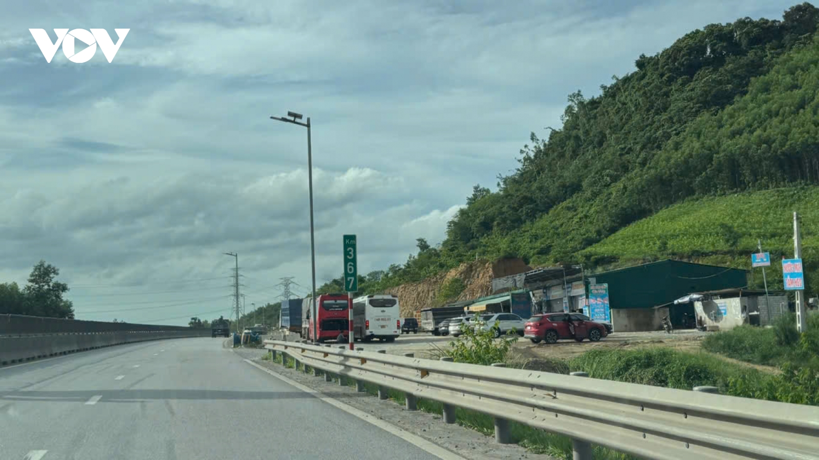 Vướng mặt bằng, nhiều trạm dừng nghỉ cao tốc Bắc - Nam tiếp tục chậm tiến độ