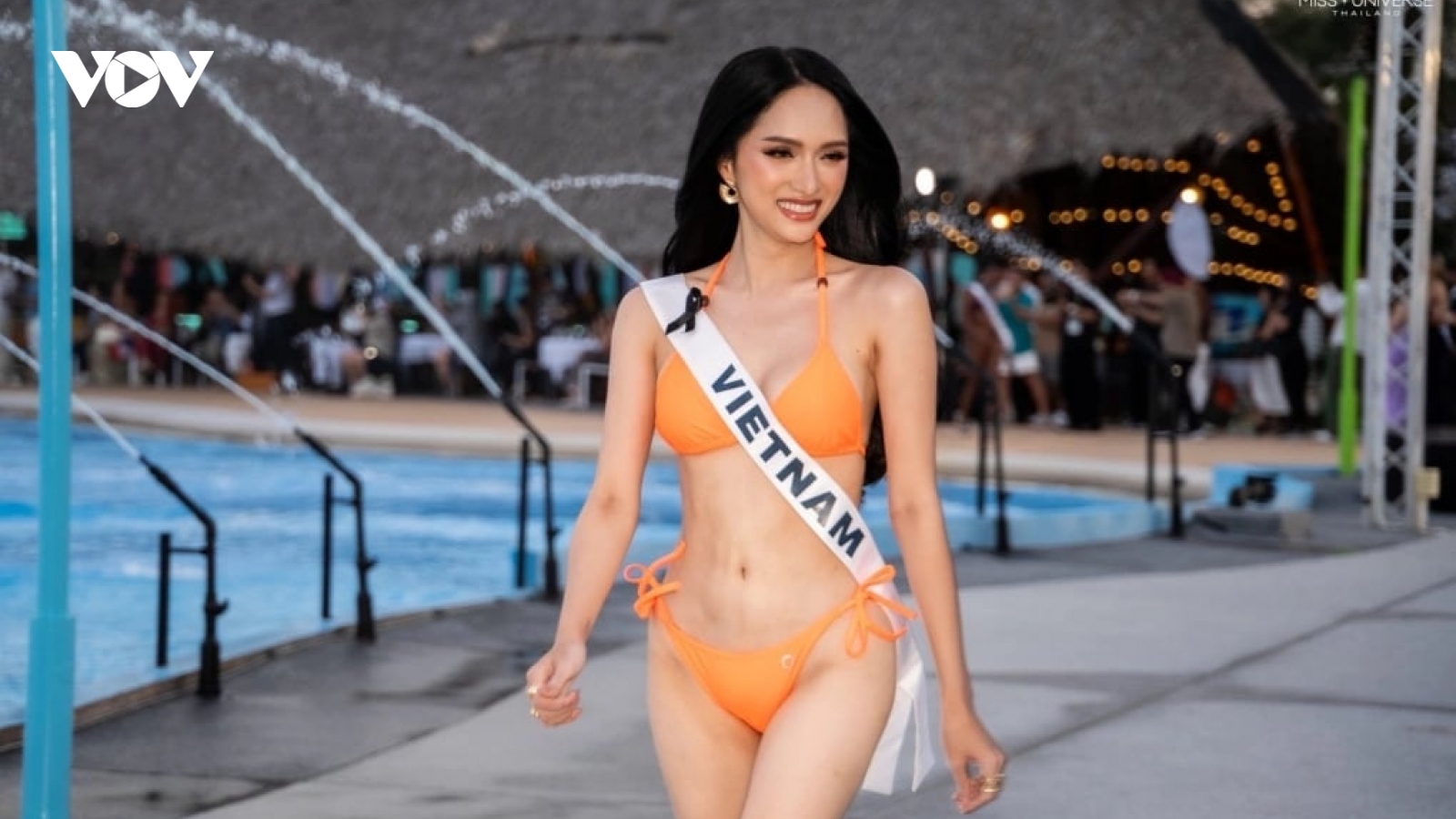Sao Việt 16/11: Hương Giang lên tiếng về sự cố ở Miss Universe