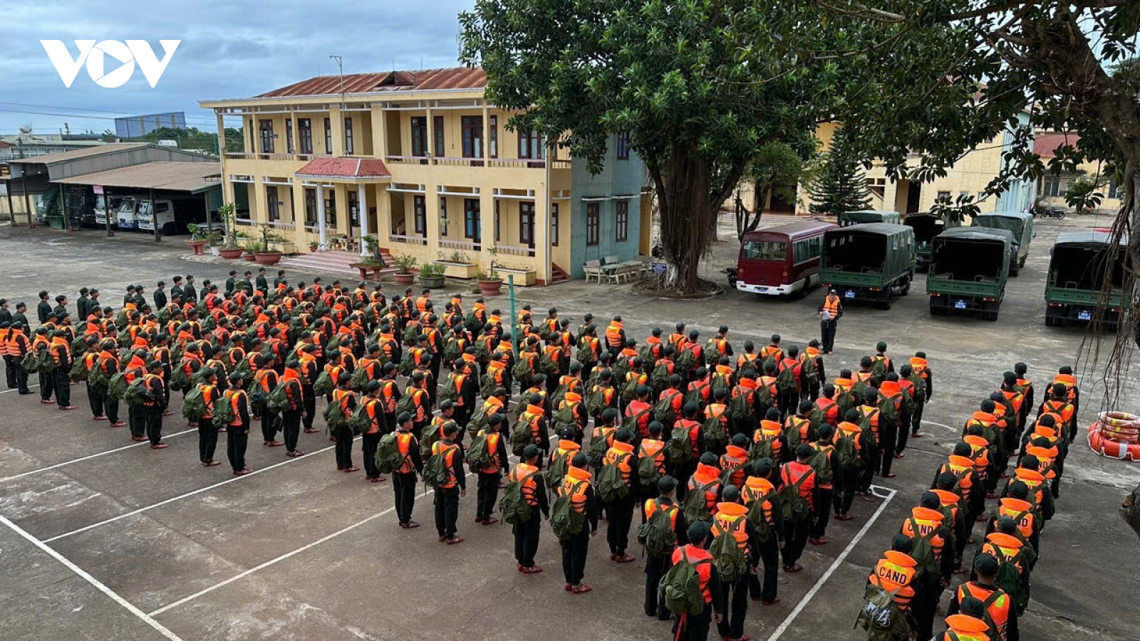 Trung đoàn CSCĐ Tây Nguyên chung tay dựng lại bình yên cho vùng lũ Đắk Lắk