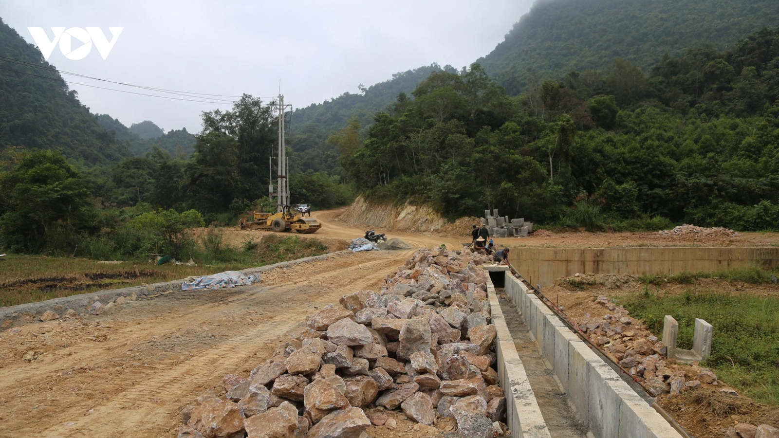 Phát triển giao thông nông thôn, xoá dần khoảng cách vùng miền ở Cao Bằng