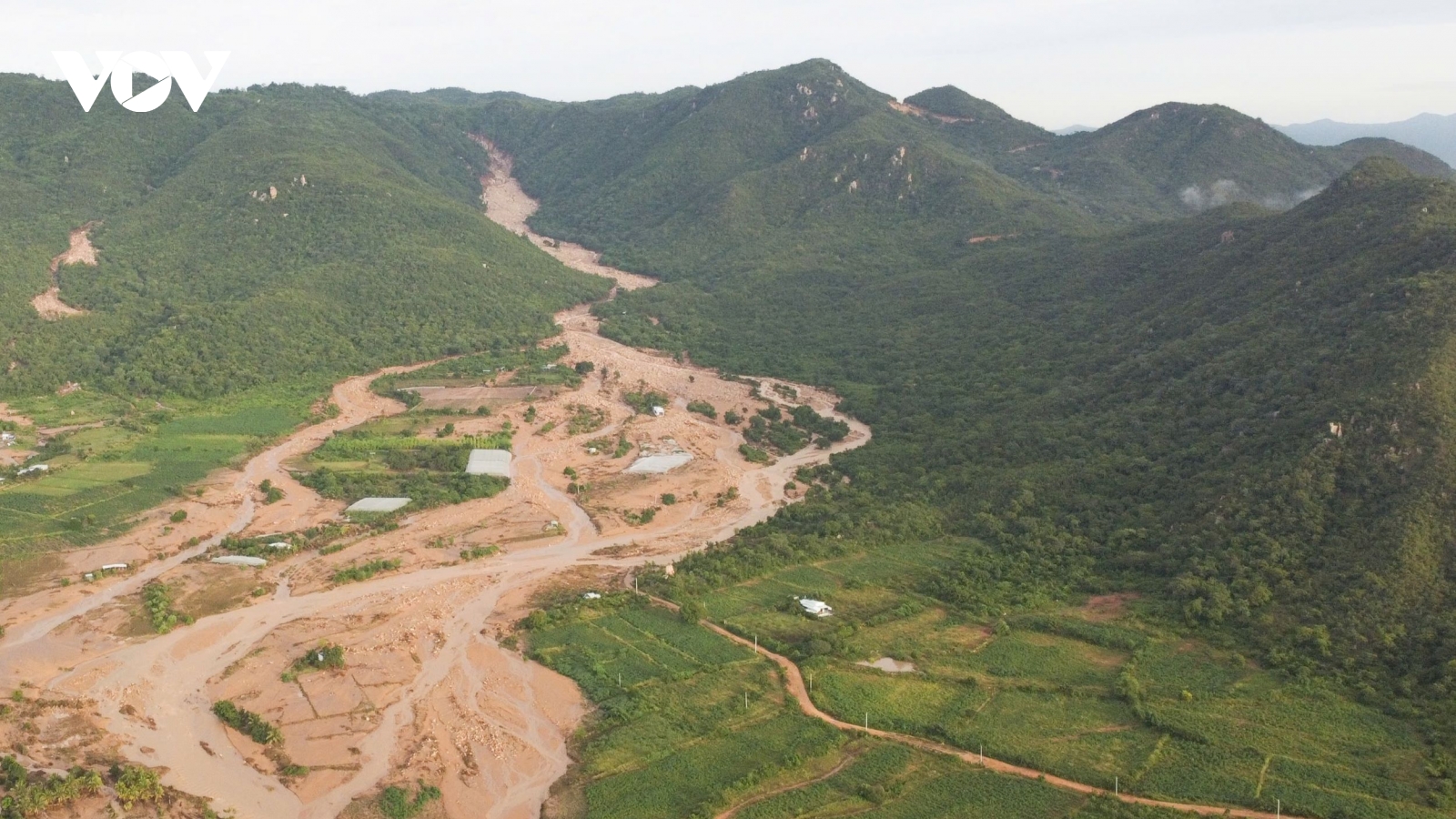 Khung cảnh tan hoang sau vụ vỡ đập trong đêm ở Lâm Đồng