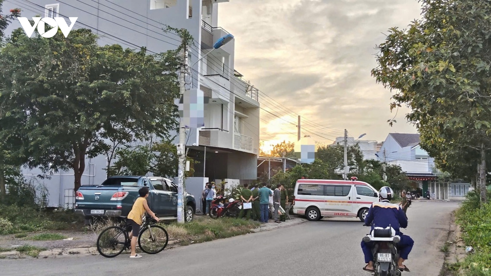 Khách thuê phòng nghỉ tử vong trong tư thế treo cổ ở Lâm Đồng