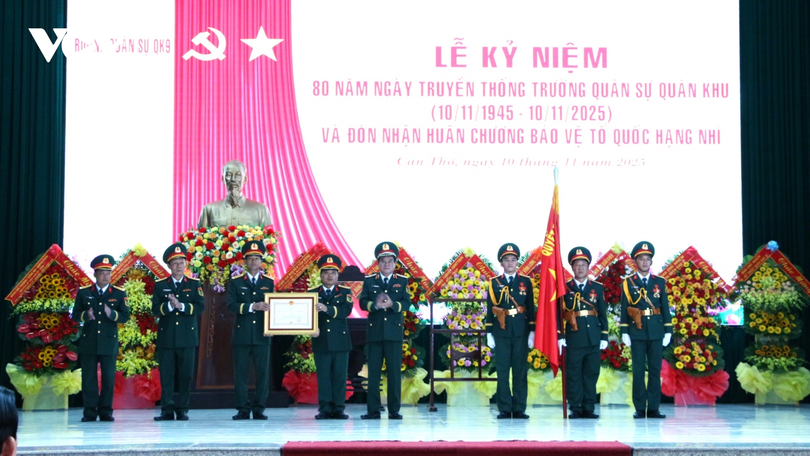 Trường Quân sự Quân khu 9 đón nhận Huân chương Bảo vệ Tổ quốc hạng Nhì