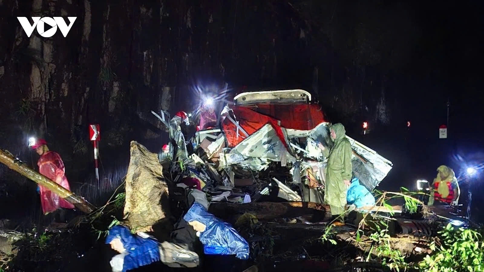 Landslides bury passenger bus in central Vietnam, leaving 6 dead, 19 injured