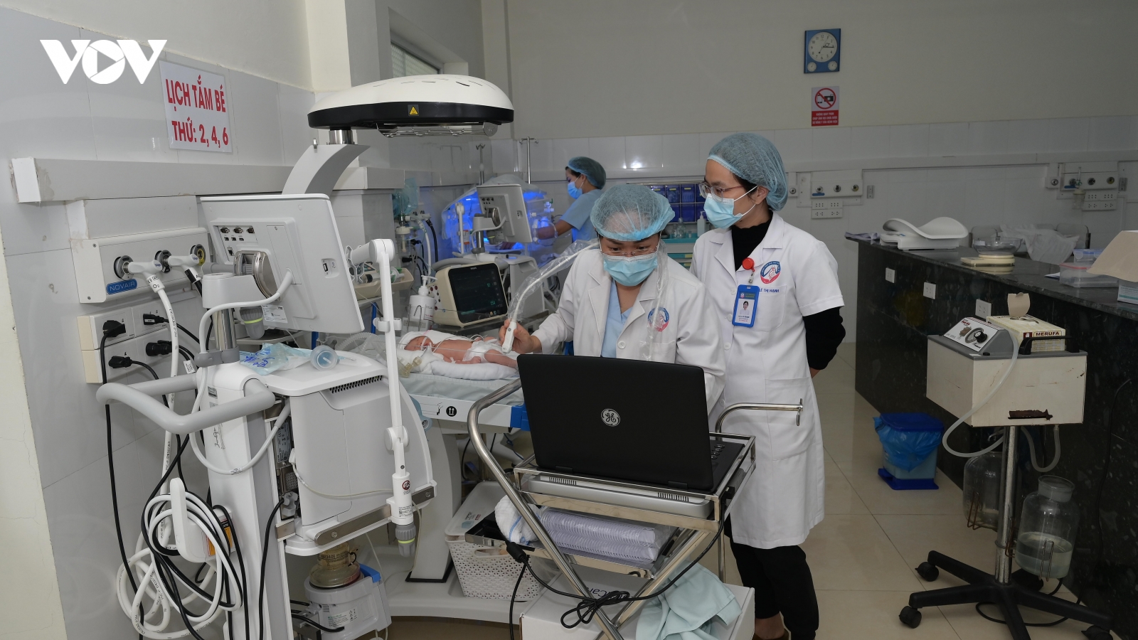 Chuyện “giữ nhiệt” ở bệnh viện vùng biên