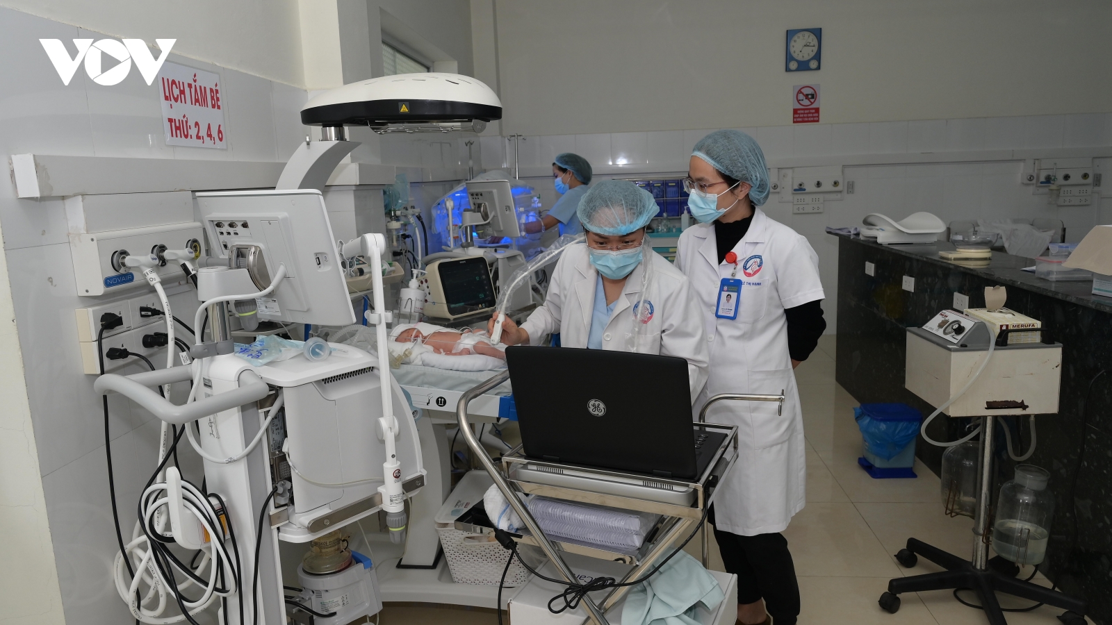 Chuyện “giữ nhiệt” ở bệnh viện vùng biên