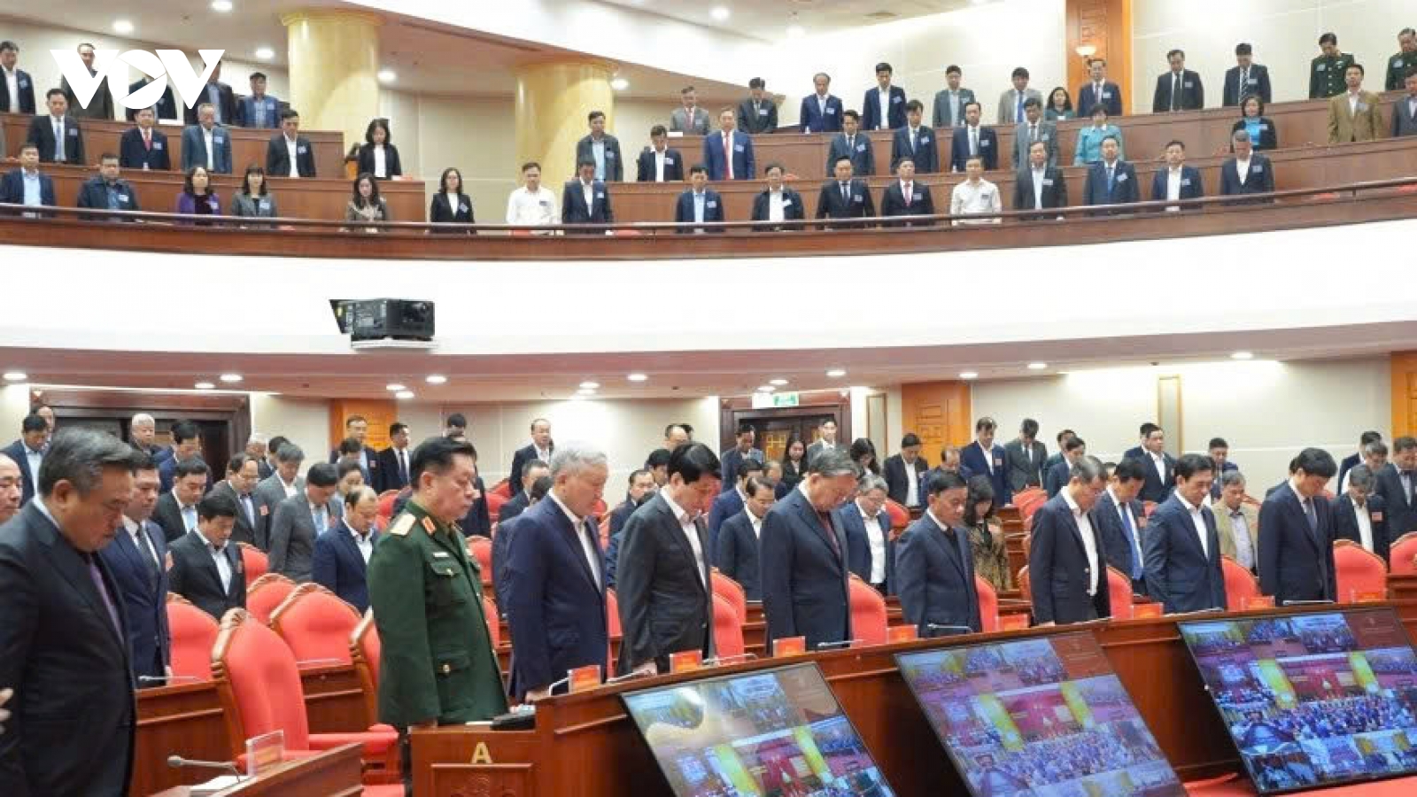 Party and State leaders commemorate flood victims in the central region