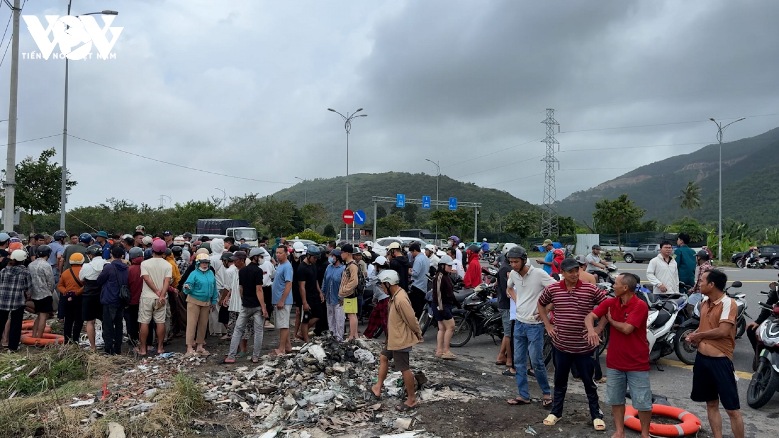 Tìm thấy thi thể nam thanh niên bị lũ cuốn trên đại lộ Võ Nguyên Giáp, Khánh Hòa