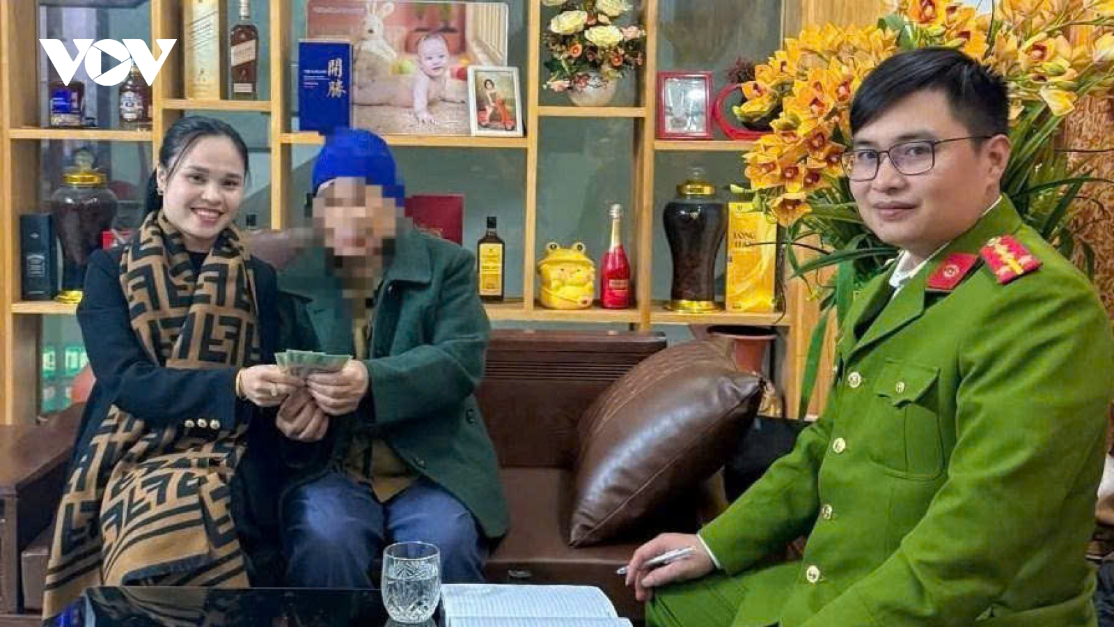 Công an xã ngăn chặn vụ lừa đảo “làm sổ hộ nghèo” tại Hải Phòng