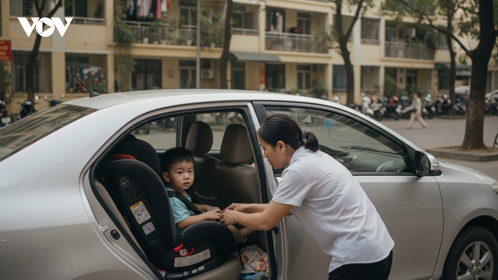 Có thể lựa chọn đai trẻ em, ghế trẻ em hoặc đệm trẻ em