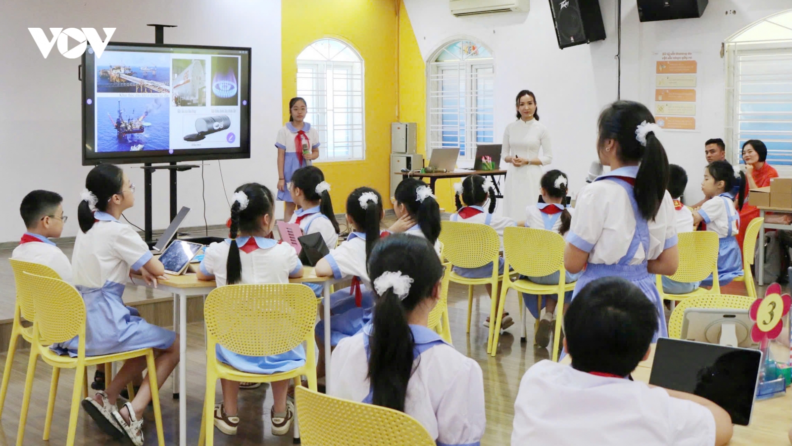 Bộ GD&ĐT ra chỉ đạo mới về sắp xếp trường học, ưu tiên thuận tiện cho học sinh