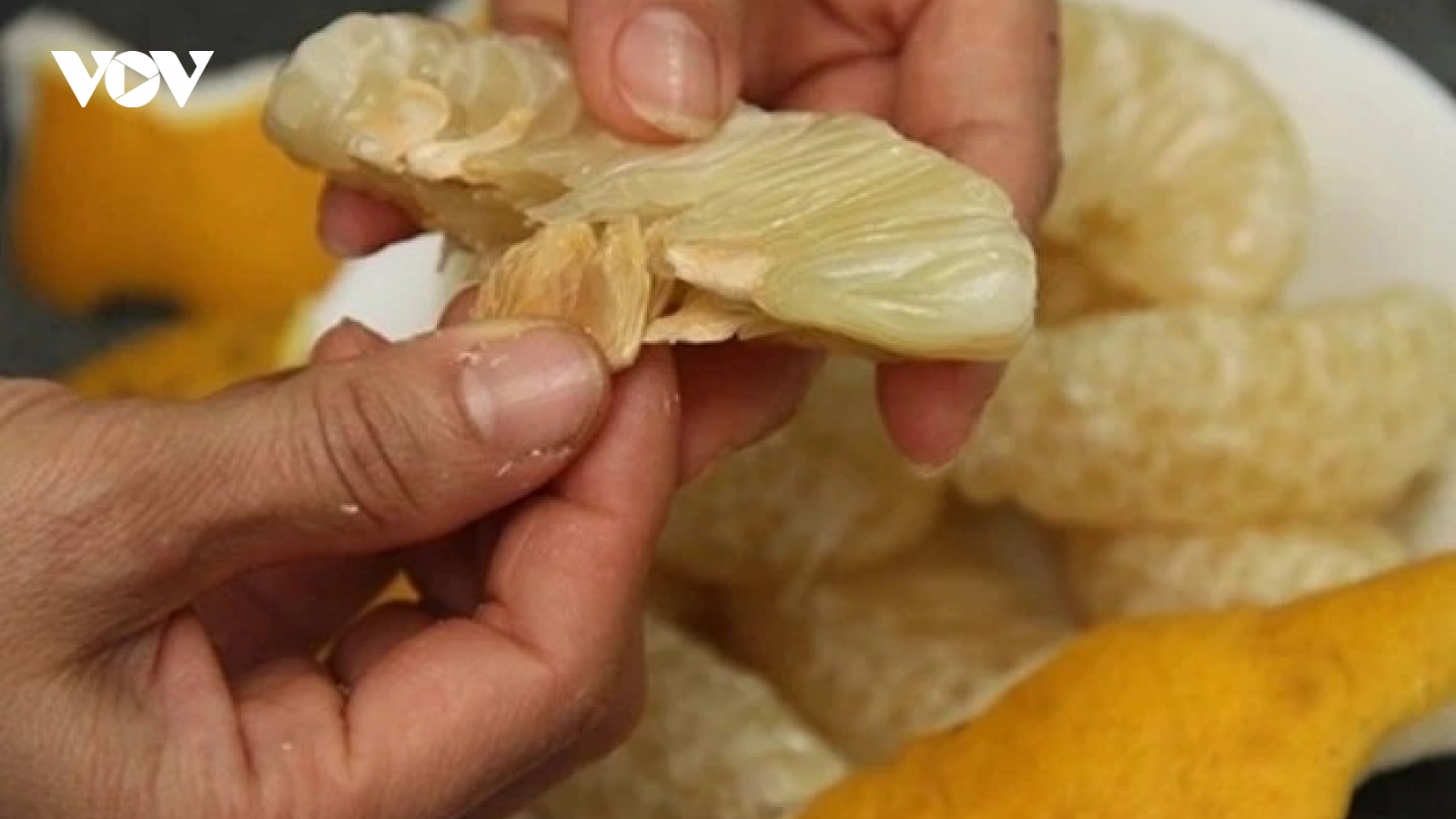 Có nên ăn bưởi để giải rượu?