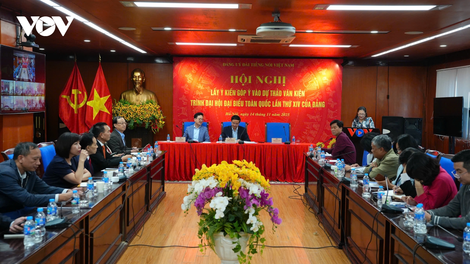 Góp ý dự thảo văn kiện Đại hội XIV của Đảng: Sự hòa quyện giữa Đảng với Dân