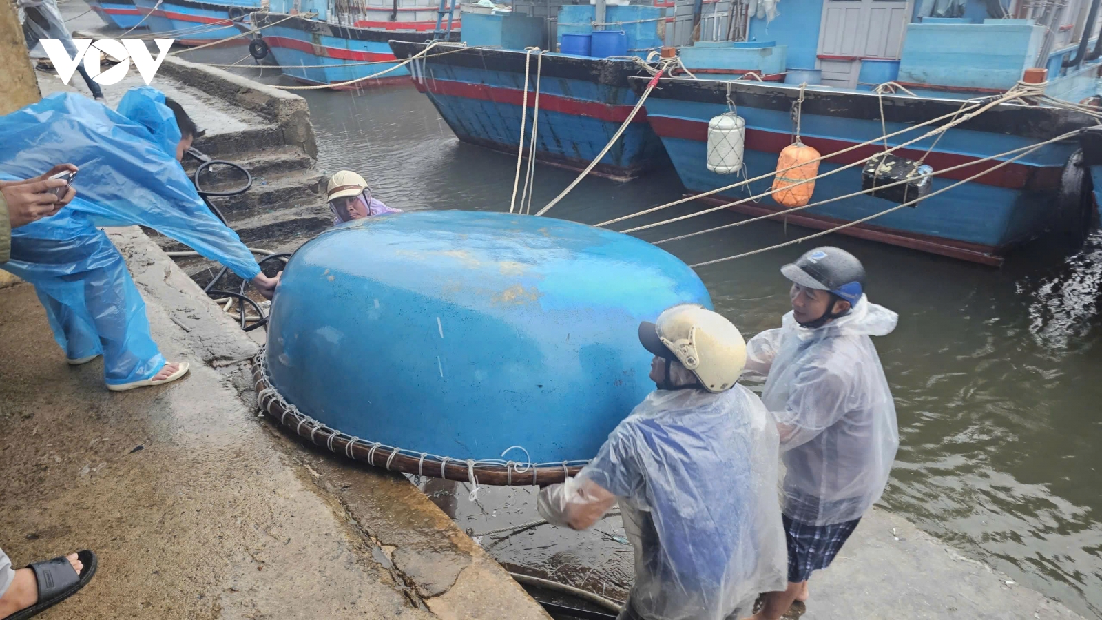 Quảng Ngãi hoàn tất di dời dân, ứng trực khi bão số 13 sắp đổ bộ