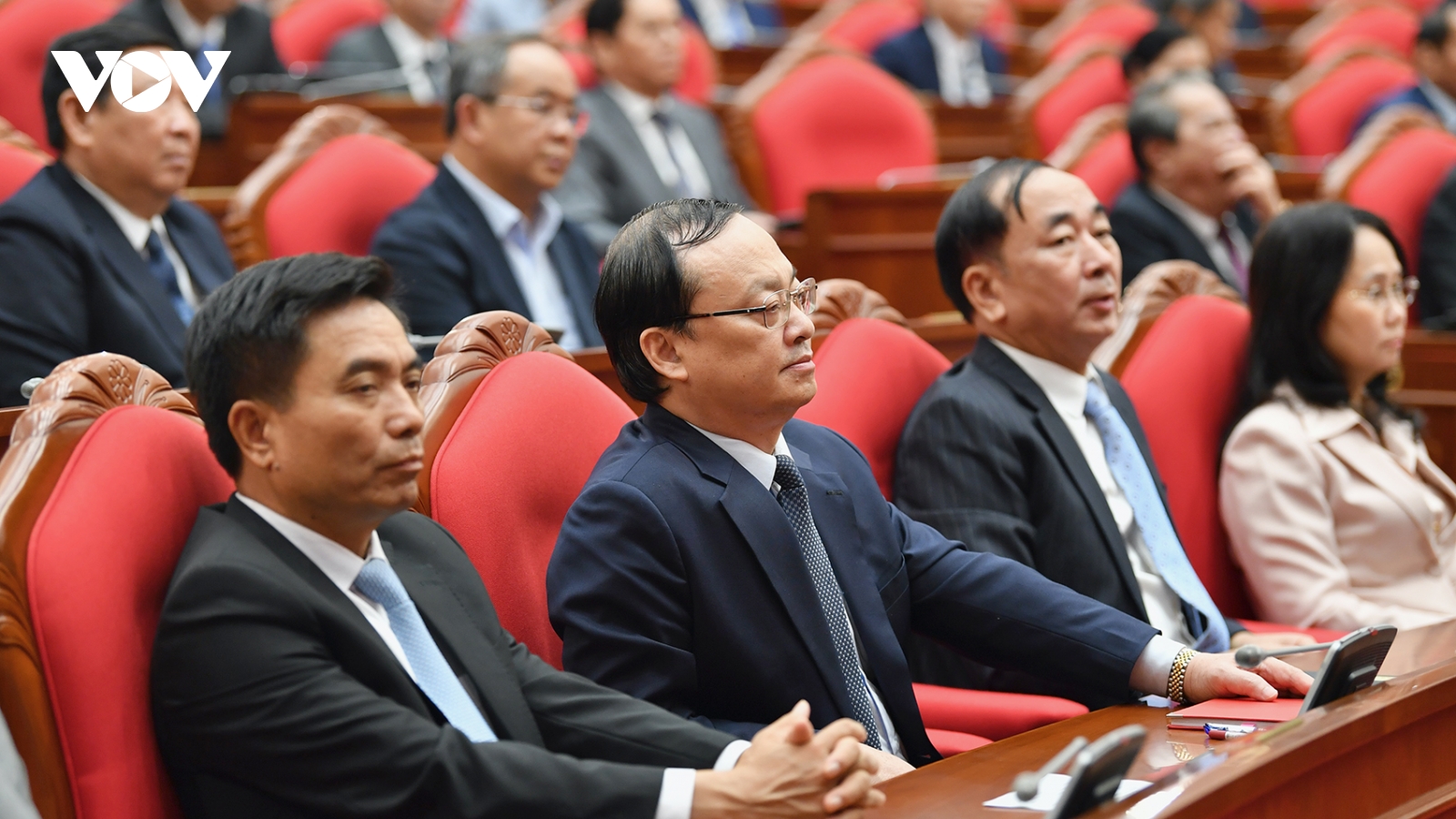 Thông cáo báo chí về ngày làm việc thứ hai và bế mạc Hội nghị Trung ương 14