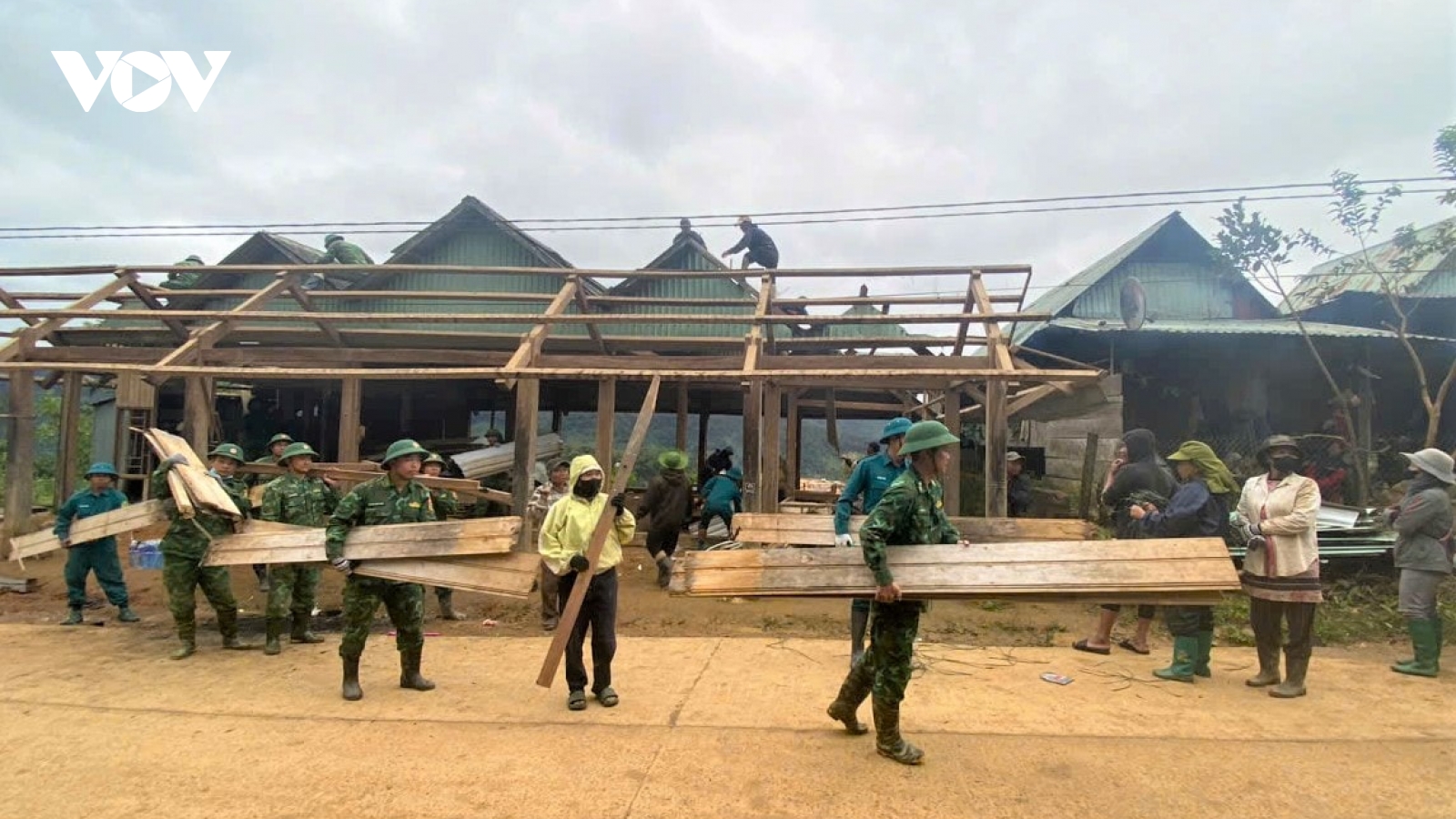 Đà Nẵng triển khai ứng phó bão số 15 và nguy cơ sạt lở sau mưa lũ kéo dài