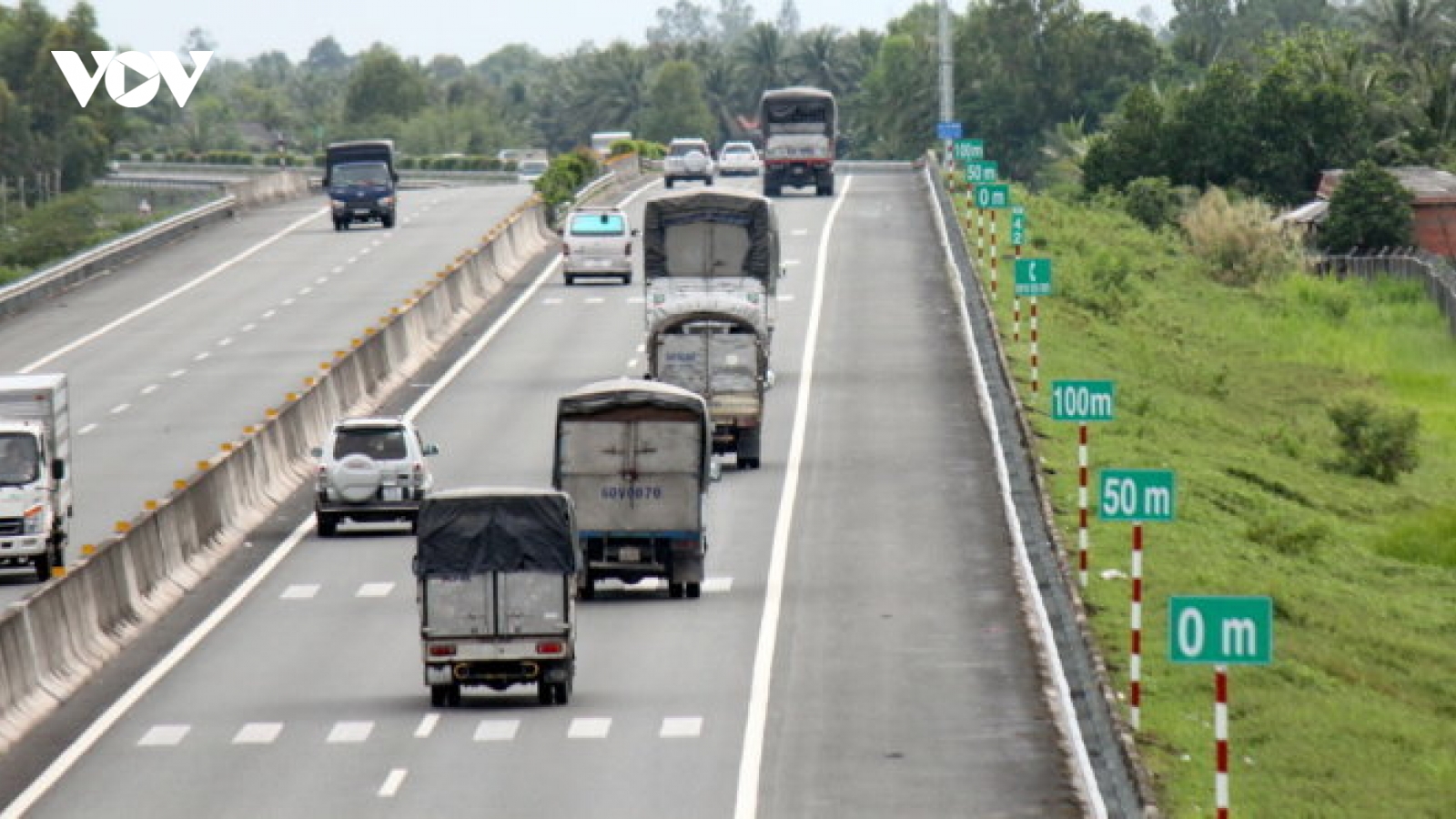 Lái xe trên cao tốc, khoảng cách nào là phù hợp?