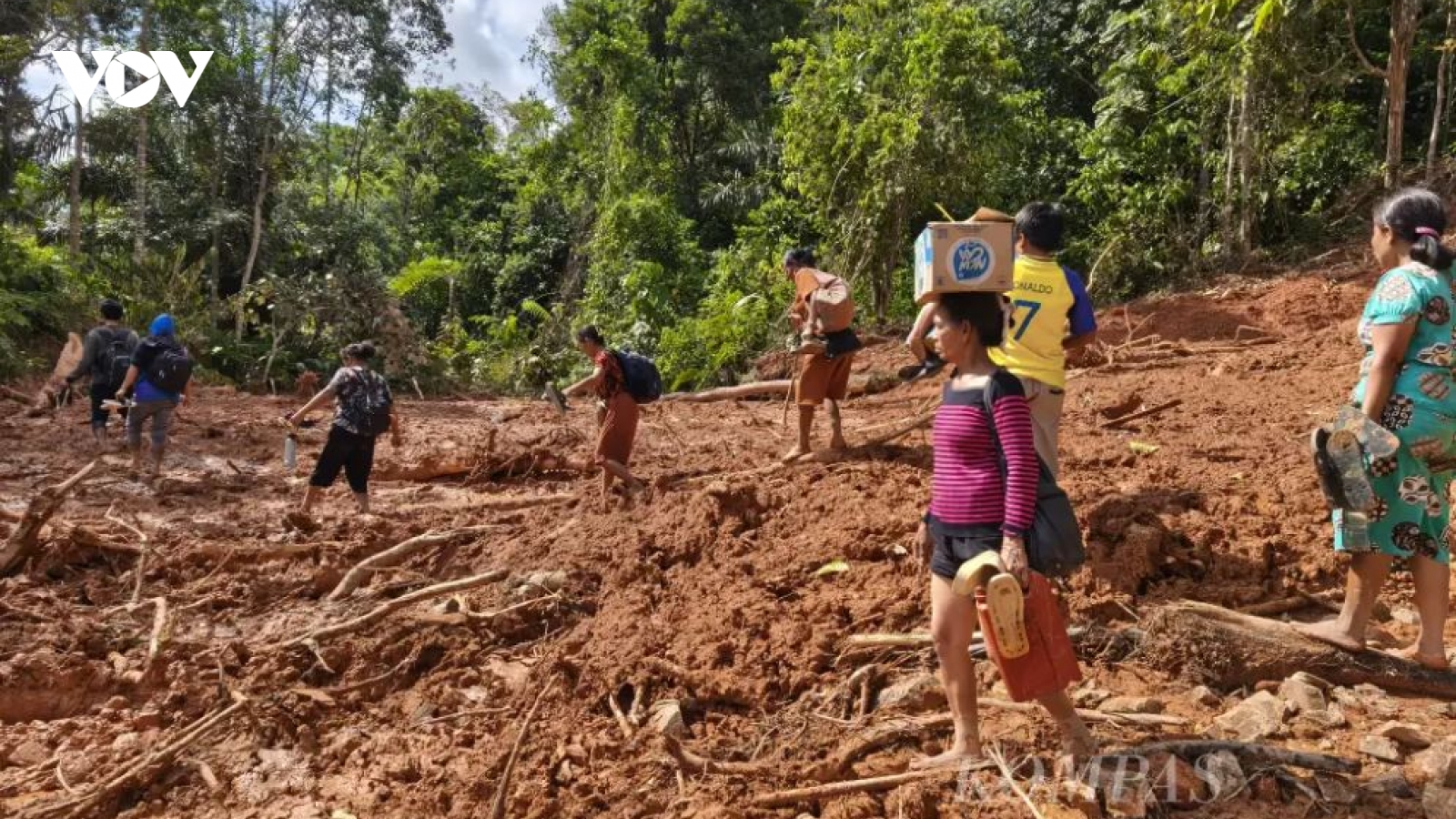 Hơn 300 người thiệt mạng do lũ lụt tại Indonesia, nhiều khu vực vẫn bị cô lập