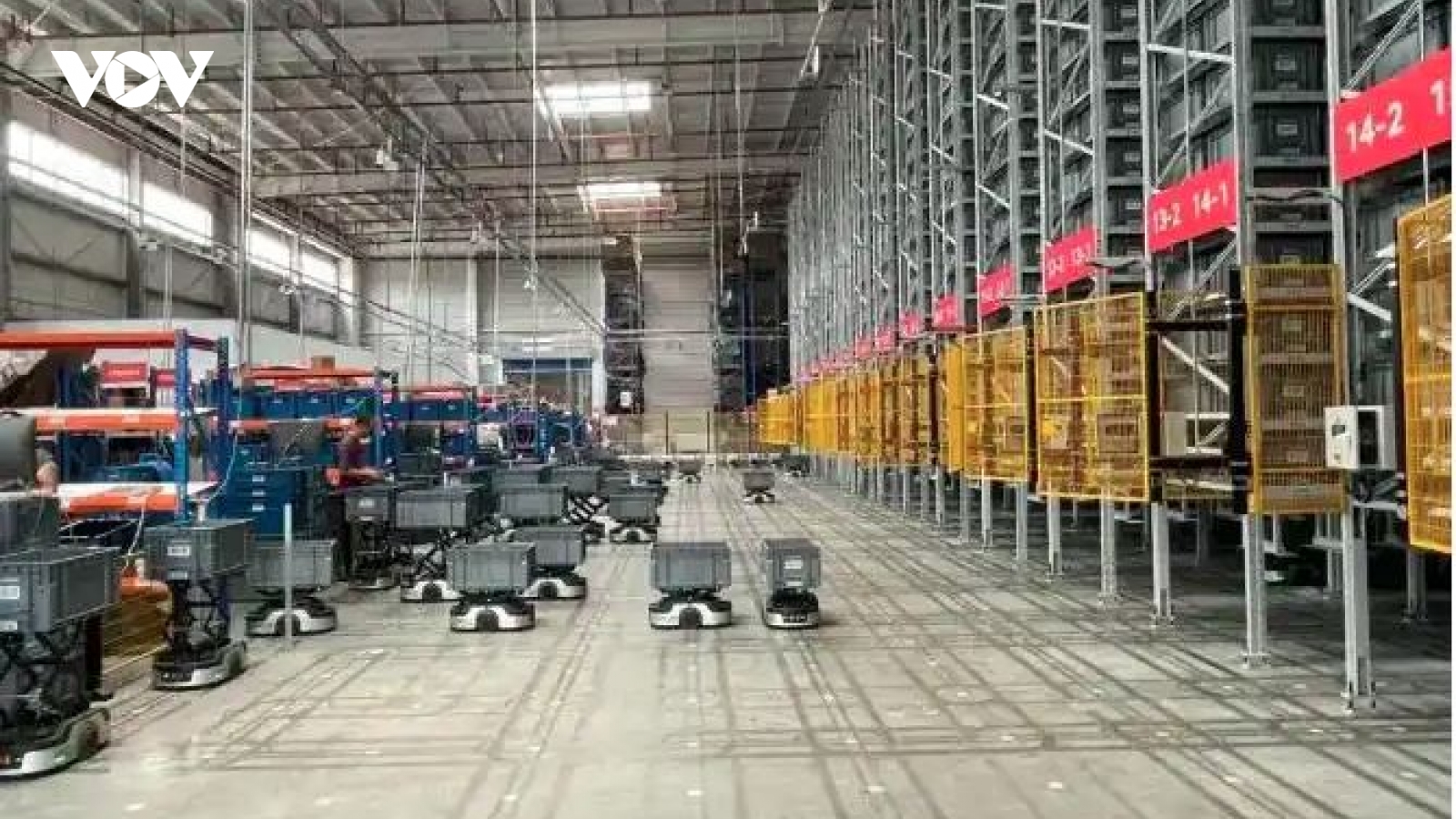 Trung Quốc xây siêu nhà máy robot hậu cần thông minh đầu tiên trên thế giới