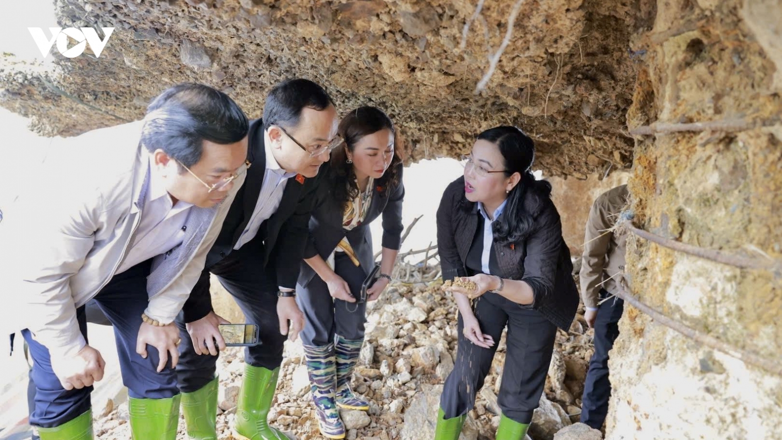 Kiểm tra cầu Sông Lô, đại biểu Quốc hội đề nghị xử lý nghiêm vụ cầu trơ lõi sắt gỉ