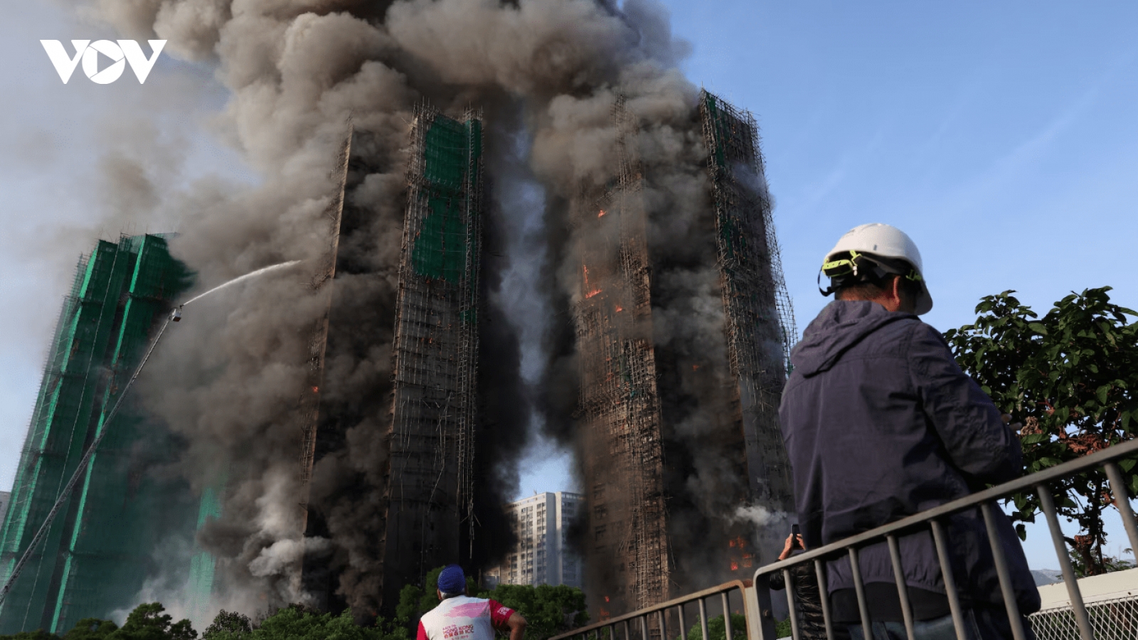 Hiệu ứng domino có thể là nguyên nhân cháy lan rộng ở các chung cư Hong Kong