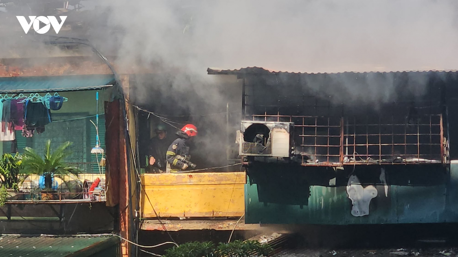 Cháy dữ dội "chuồng cọp" khu tập thể Trung Tự, Hà Nội