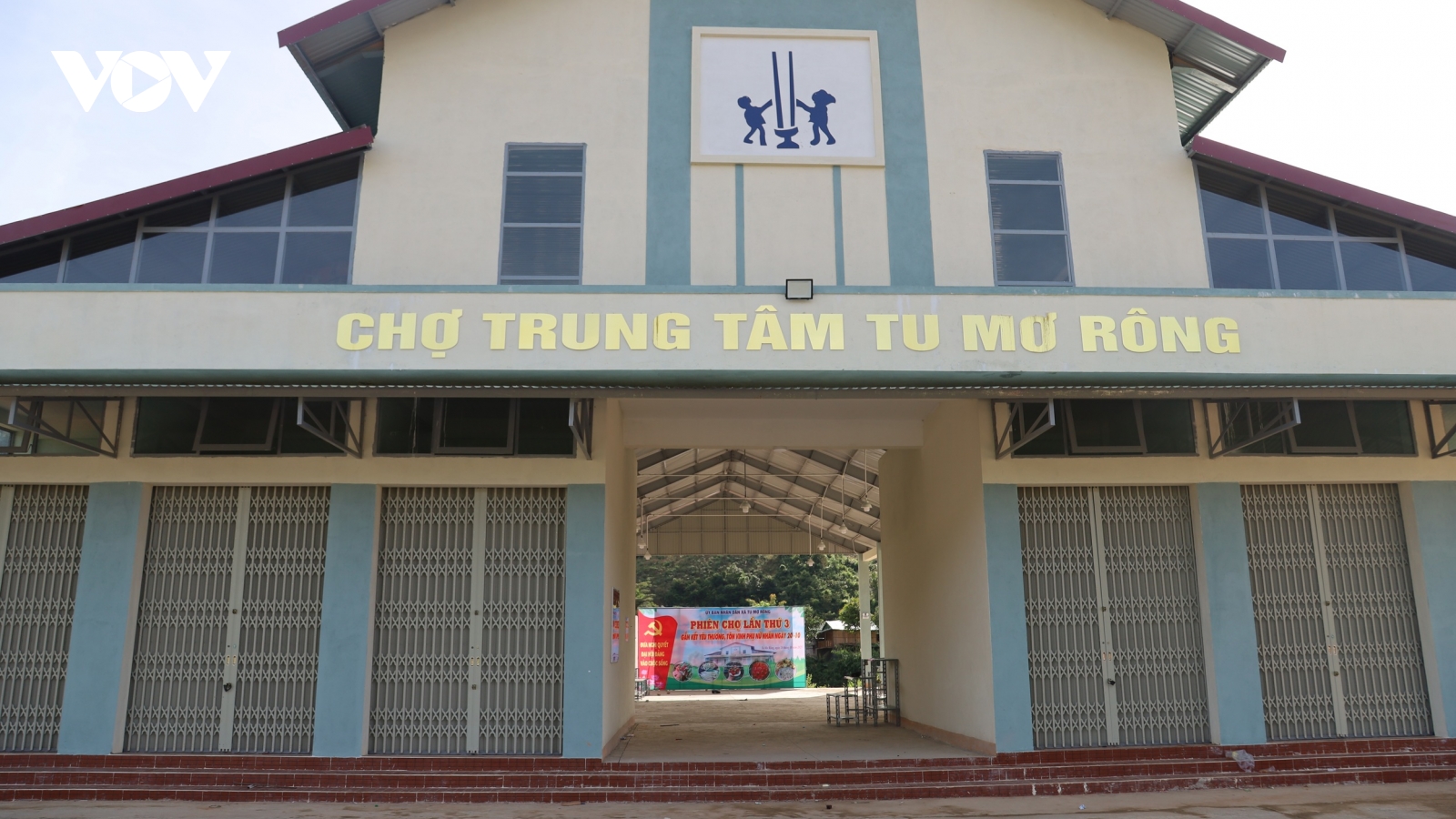 Quảng Ngãi chú trọng đầu tư hạ tầng chợ vùng núi