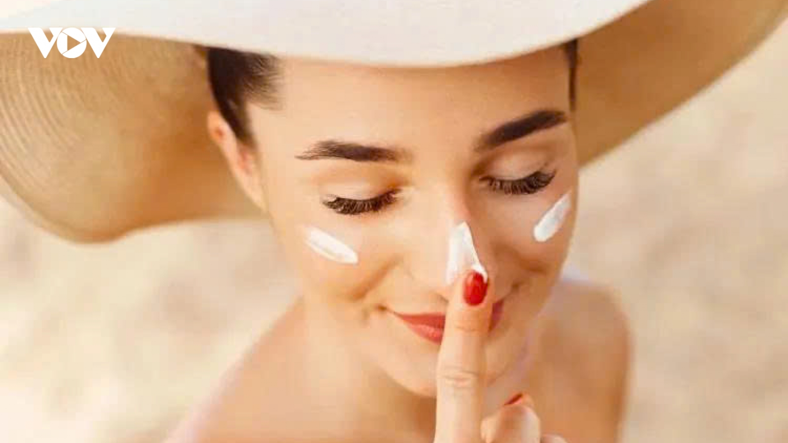 Bôi kem chống nắng thế nào cho đúng? Bí quyết bảo vệ da hiệu quả