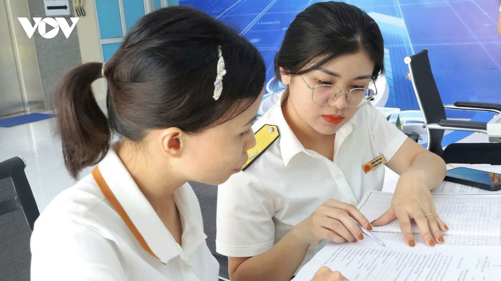 Công chức thuế phải “4 xin, 4 luôn” với người nộp thuế