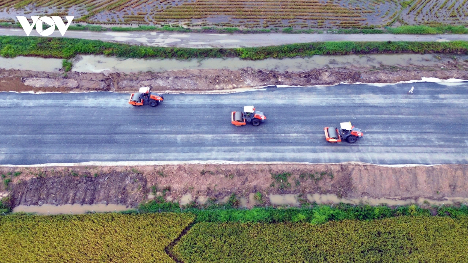 Cao tốc miền Tây tăng tốc về đích, mệnh lệnh từ trái tim