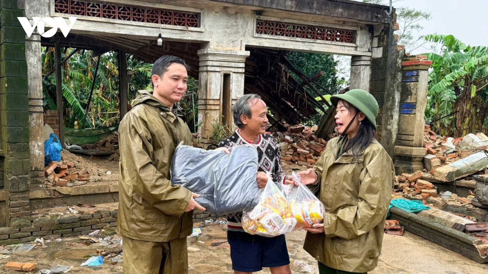 Đắk Lắk hoàn thành cứu hộ khẩn cấp, toàn lực cứu trợ người dân vùng lũ
