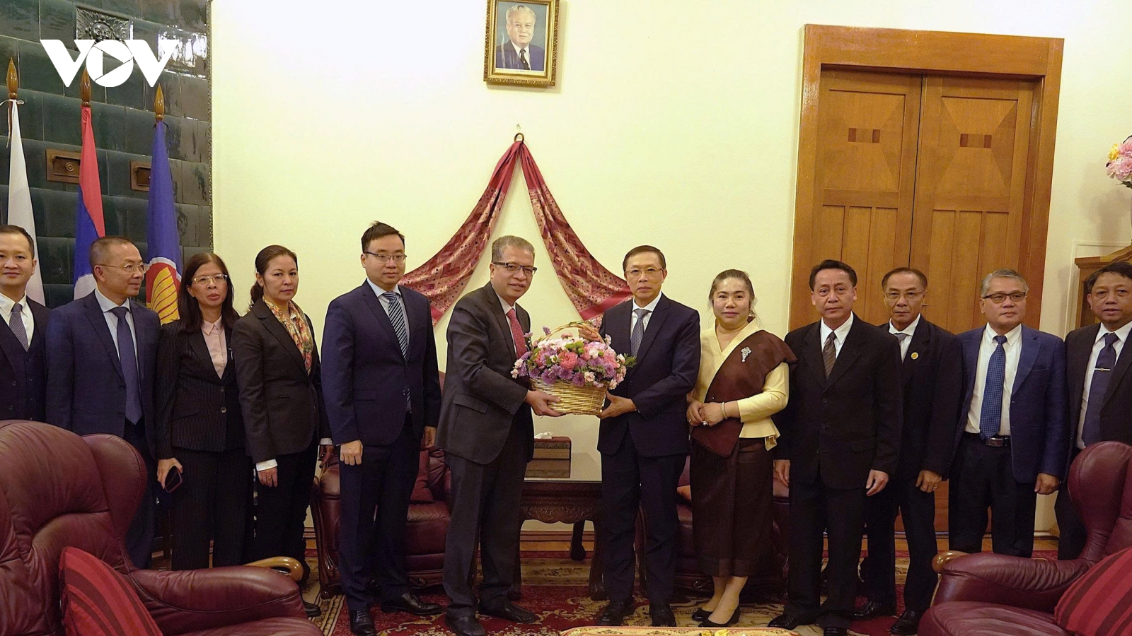 Đại sứ quán Việt Nam tại Nga chúc mừng Quốc khánh Lào lần thứ 50