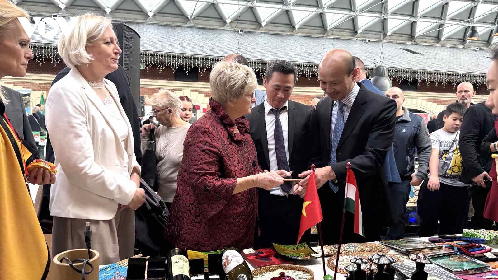 Quảng bá hình ảnh Việt Nam qua Hội chợ từ thiện 2025 tại Hungary