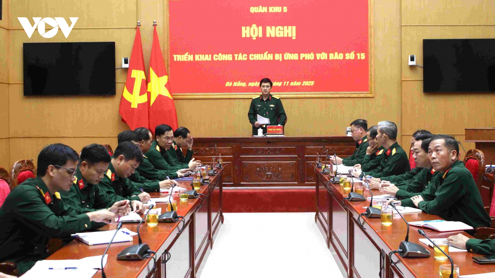 Quân khu 5 họp khẩn bàn phương án chủ động ứng phó bão số 15