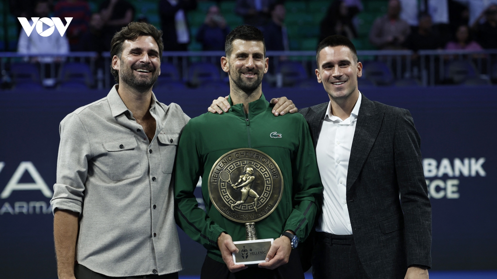 Djokovic có danh hiệu thứ 101, xé áo ăn mừng khi thiết lập nhiều kỷ lục