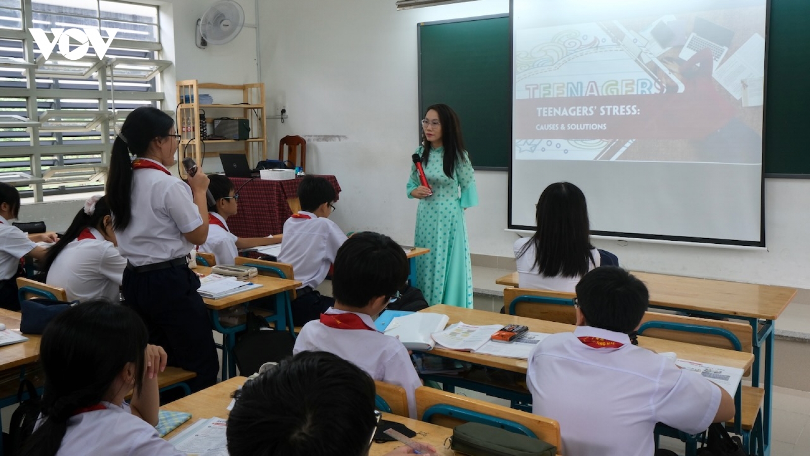 Cách cô giáo Đồng Nai biến giờ tiếng Anh thành tiết học "không áp lực"