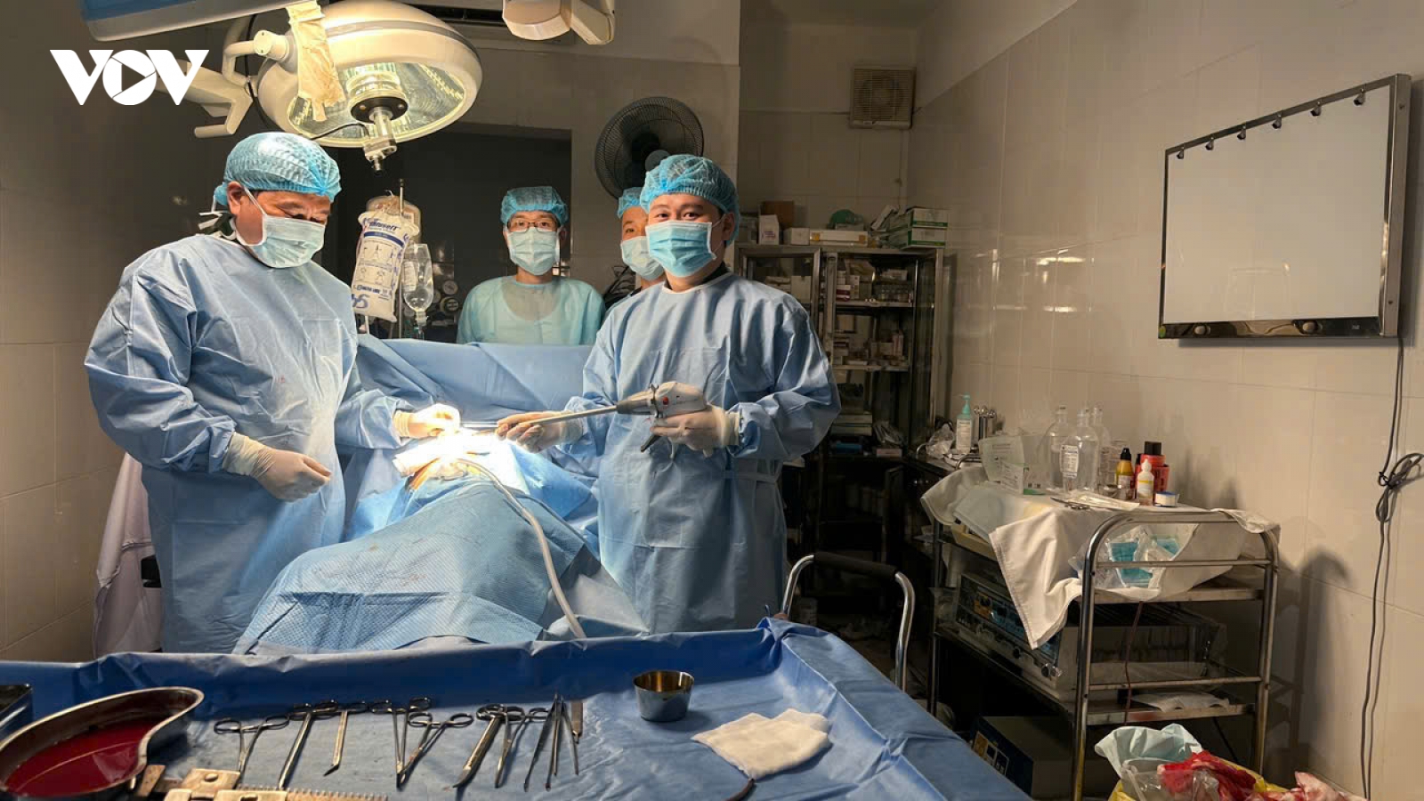 Phẫu thuật mở lồng ngực cứu sống bệnh nhân ngay tại đảo Trường Sa Lớn