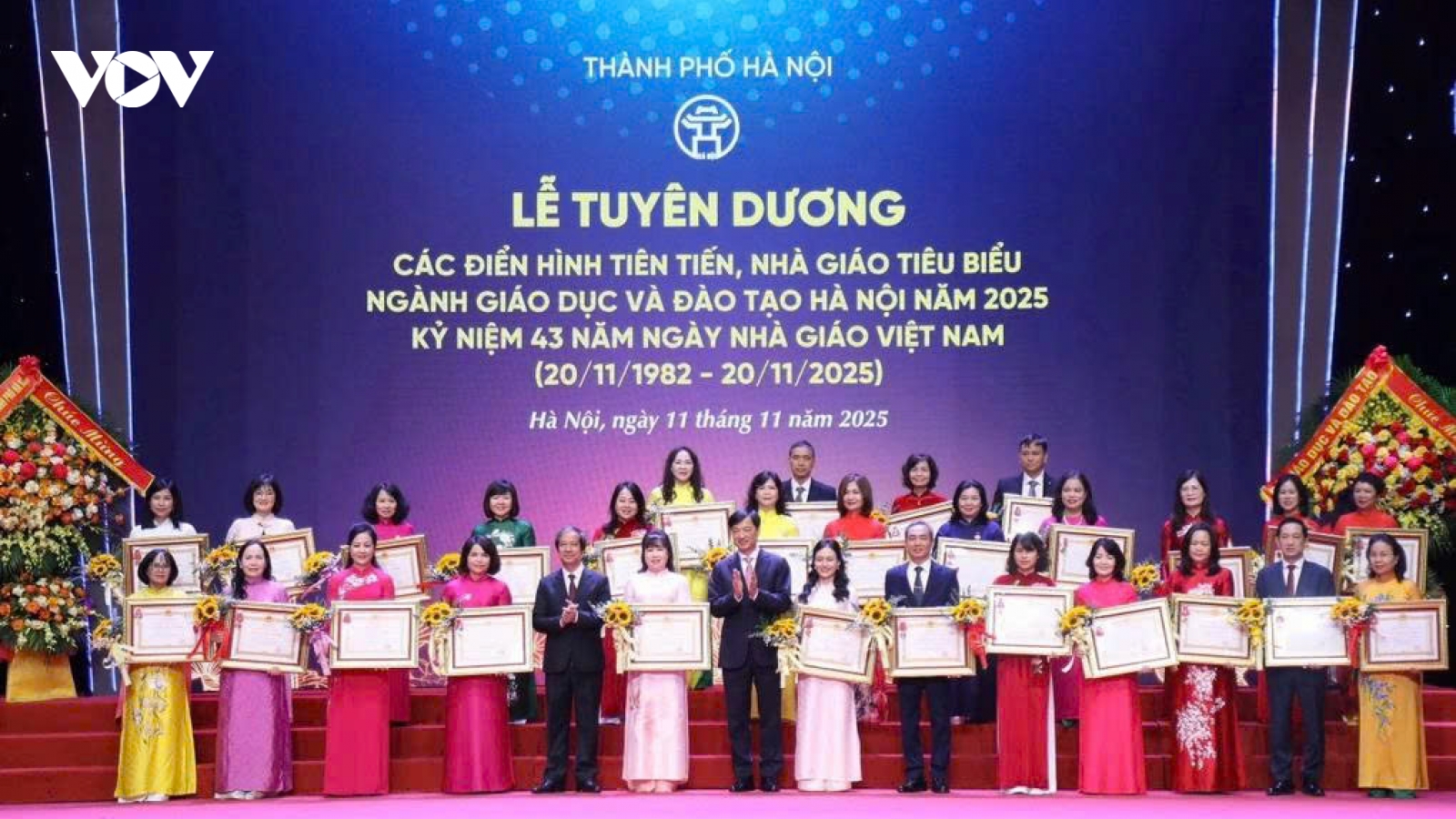 Bí thư Hà Nội: Bảo đảm điều kiện tốt nhất để giáo viên yên tâm công tác