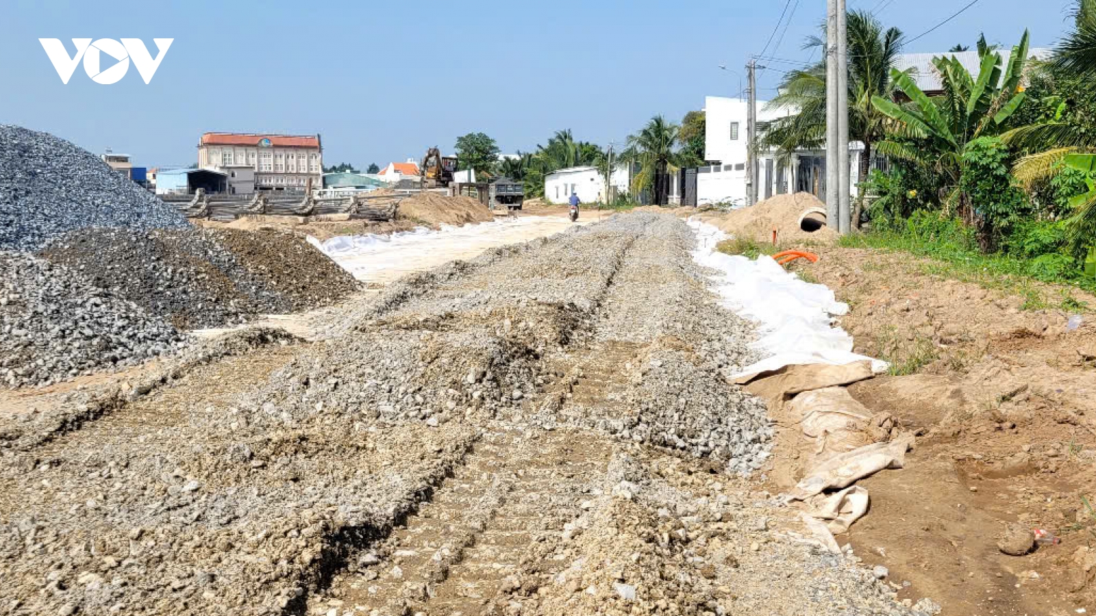 Vật liệu xây dựng khan hiếm, đội giá làm chậm tiến độ giải ngân vốn đầu tư công